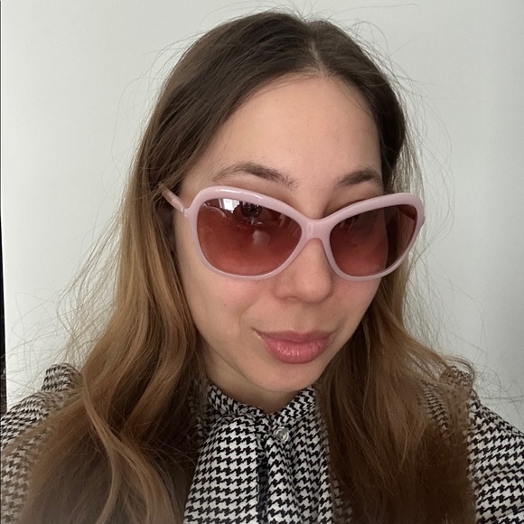 AUTHENTIC Dolce & Gabbana Blush Pink Sunglasses DG4297 - Picture 7 of 7